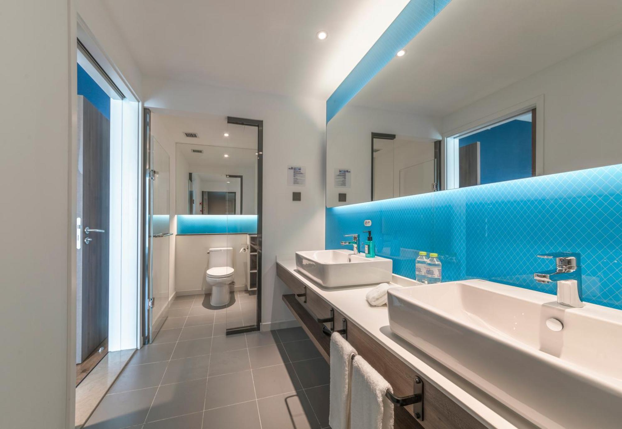 Holiday Inn Express Qingdao Chengyang Central By Ihg Exterior photo